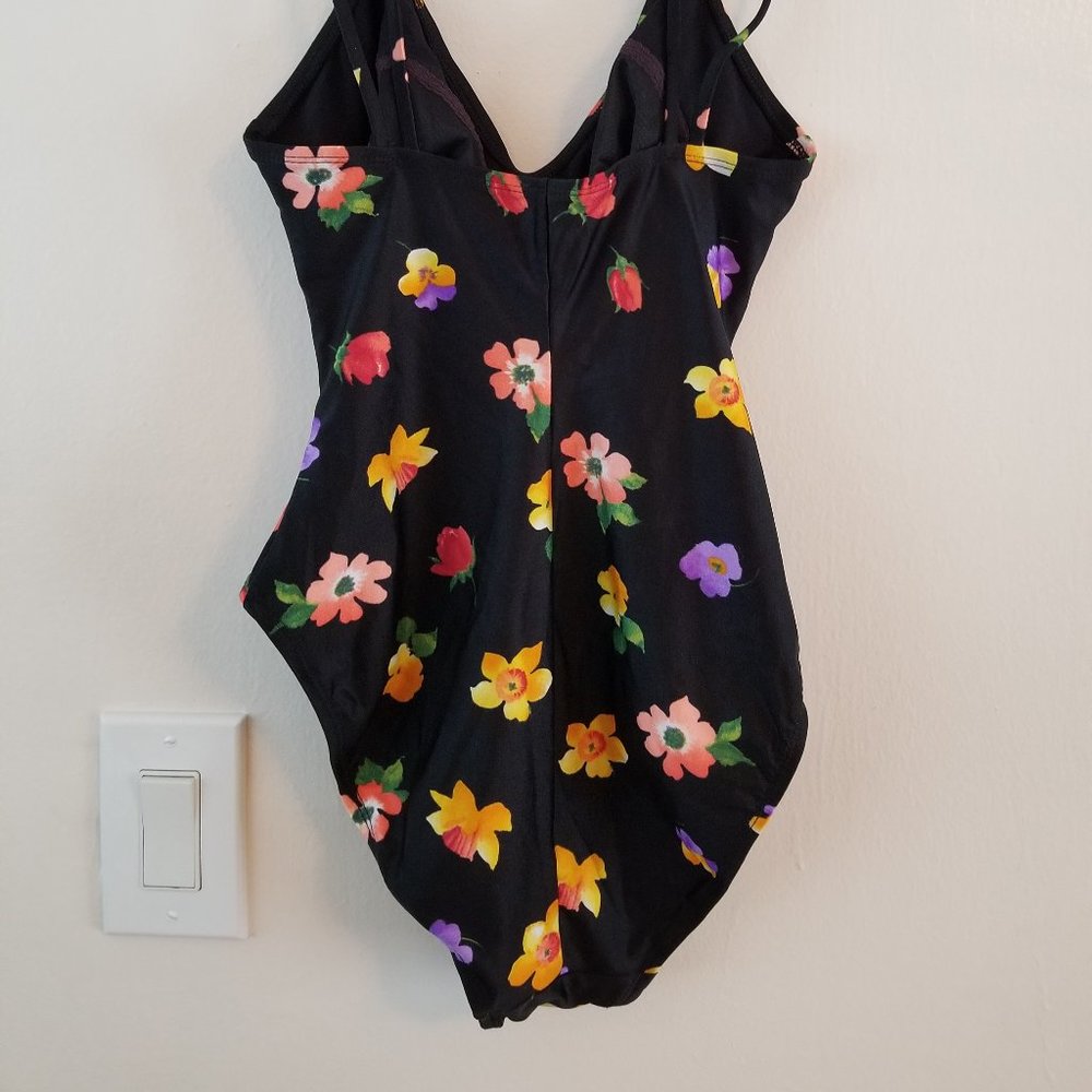 One piece Bikini (flower patterns)